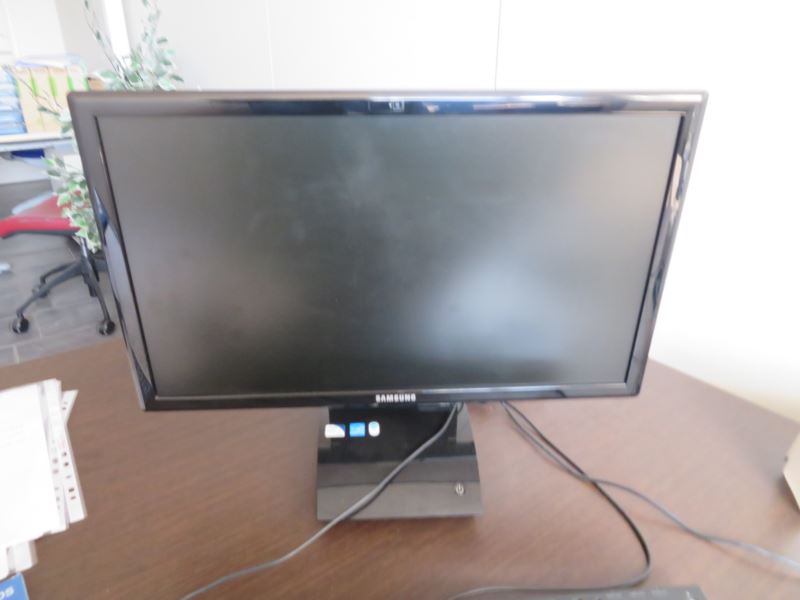 COMPUTER MARCA SAMSUNG ALL-IN, MODELLO DP 3000A2A, MATRICOLA J99SS91VD100041B, CON TASTIERA E MOUSE, ANNO 2013 (Fallimenti)